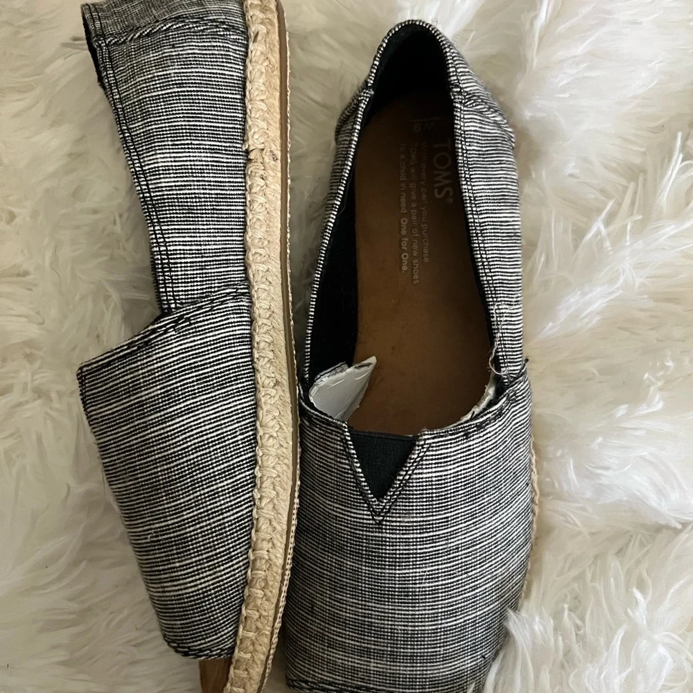 TOMS Open Toe Espadrilles Size 9, New